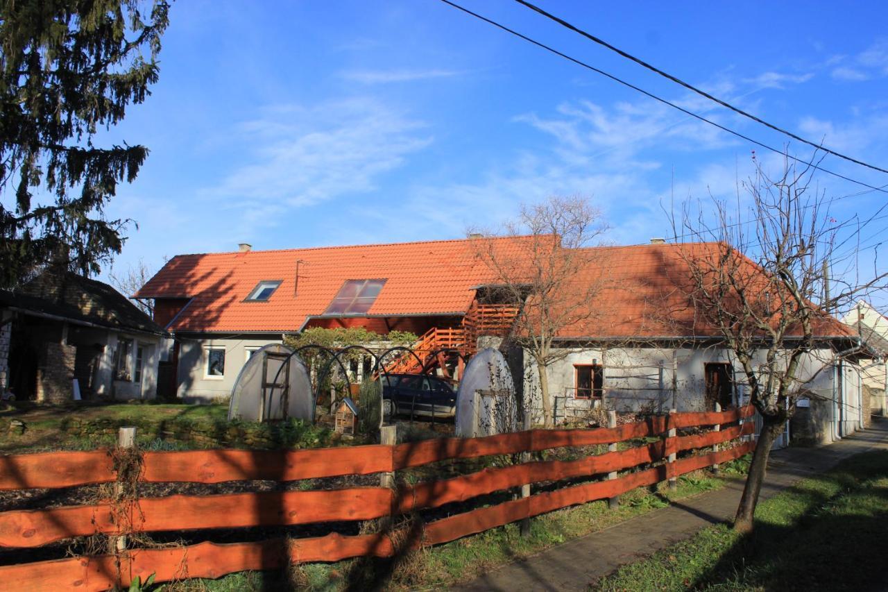 A Kert Apartman Rezi Extérieur photo